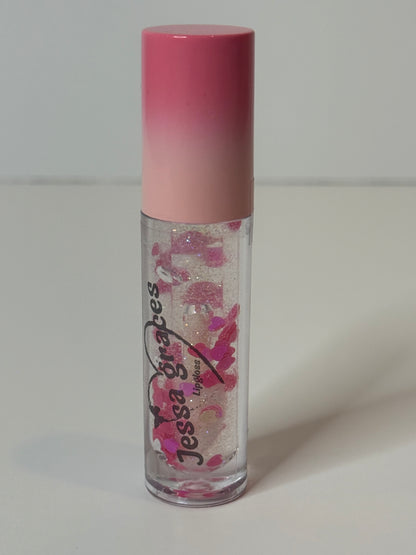 Lipgloss in Spotlight with heart charms